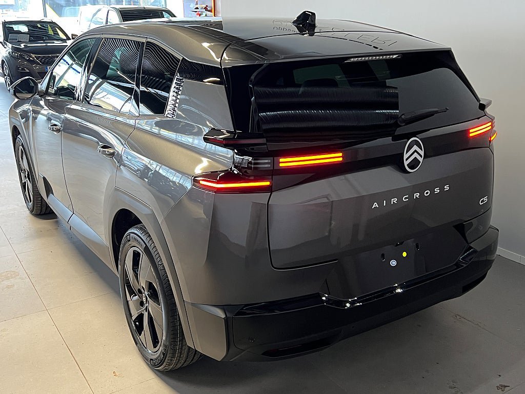 Vehicle Image 23