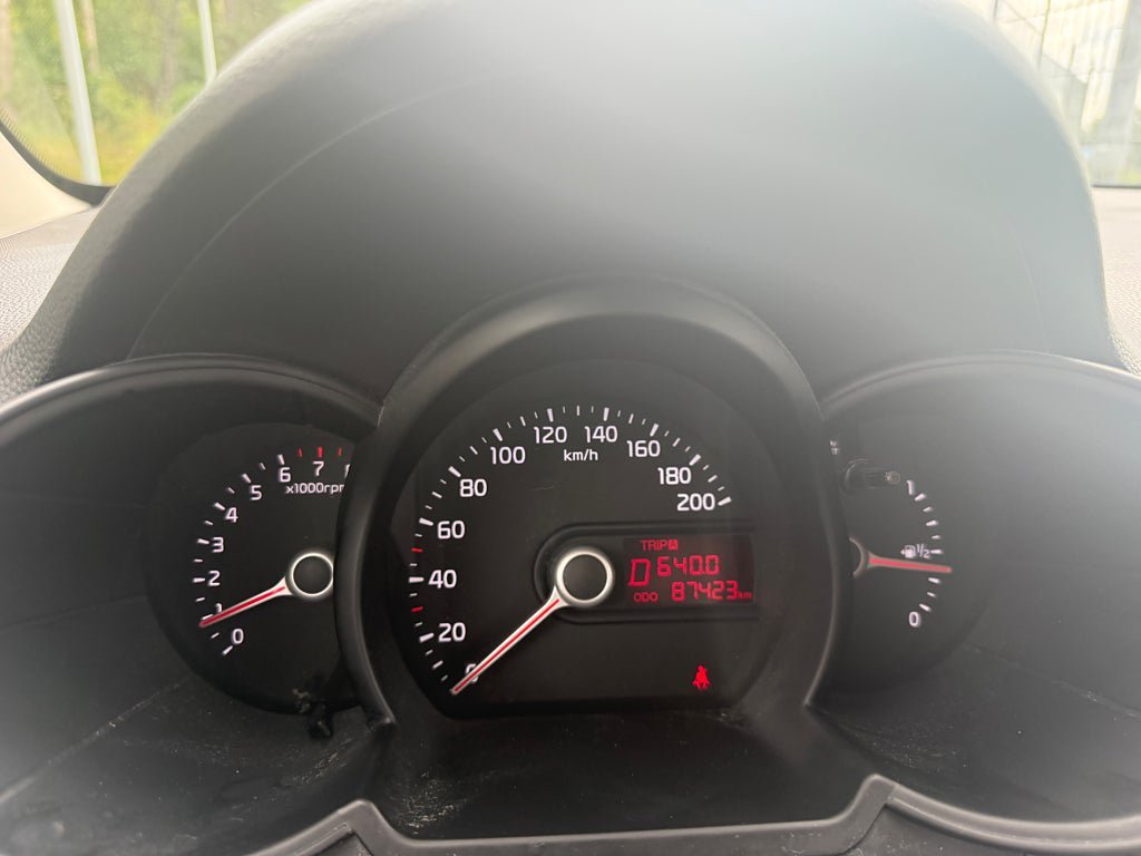 Vehicle Image 16