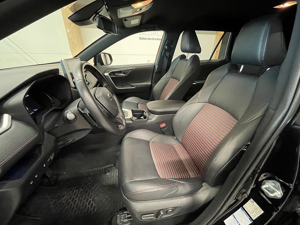 Vehicle Image 12