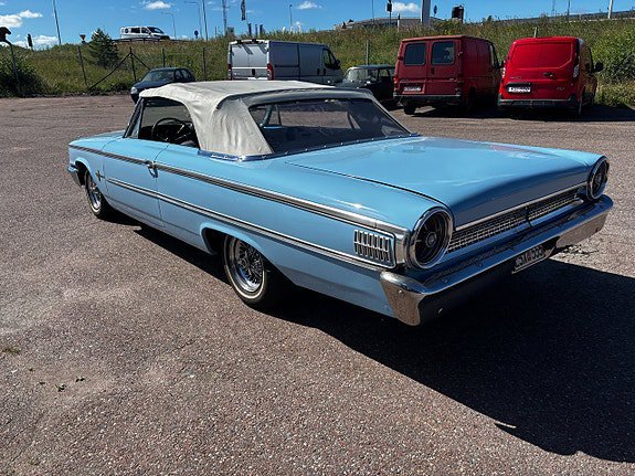 Vehicle Image 8