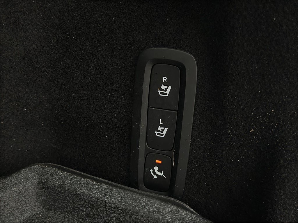 Vehicle Image 34