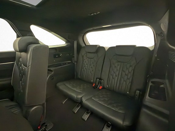 Vehicle Image 33