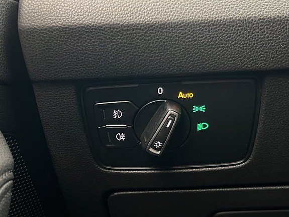 Vehicle Image 28
