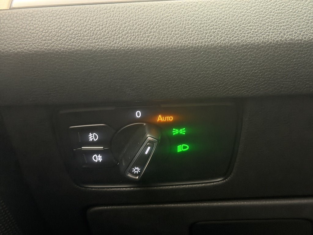 Vehicle Image 27