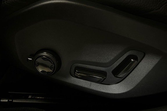 Vehicle Image 29