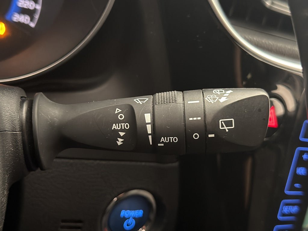 Vehicle Image 32