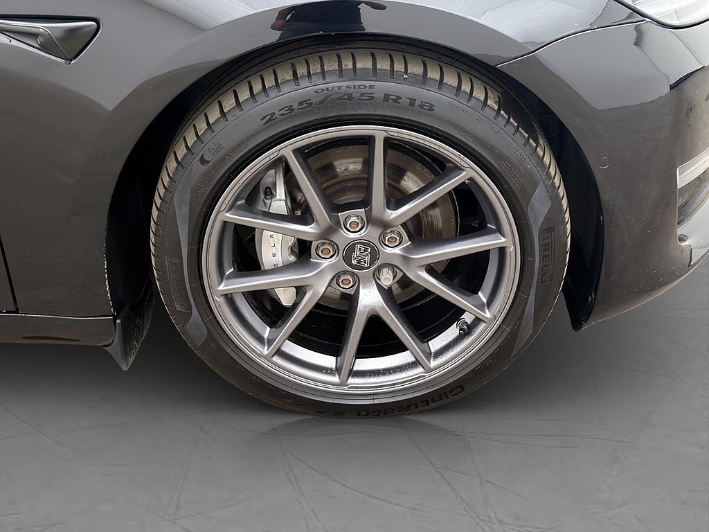 Vehicle Image 35
