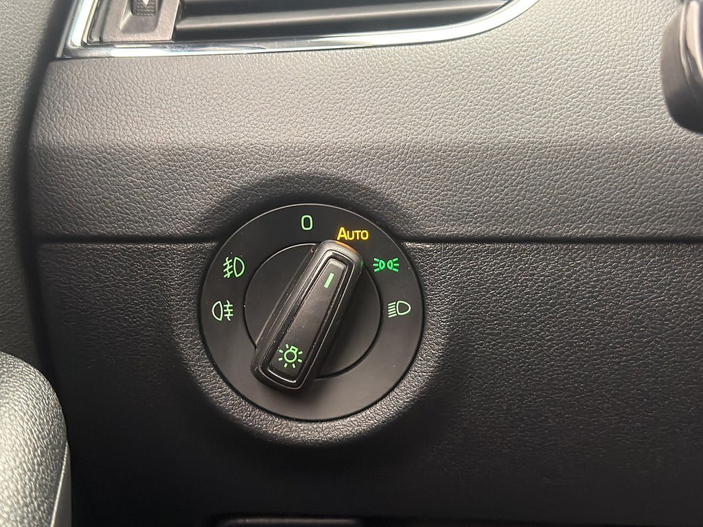 Vehicle Image 28