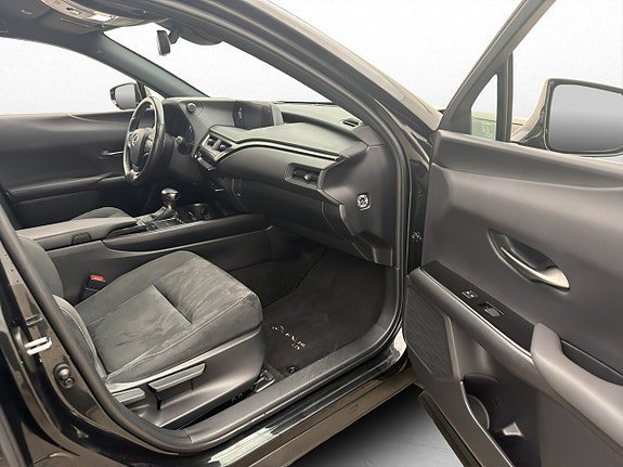 Vehicle Image 23