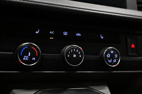 Vehicle Image 29