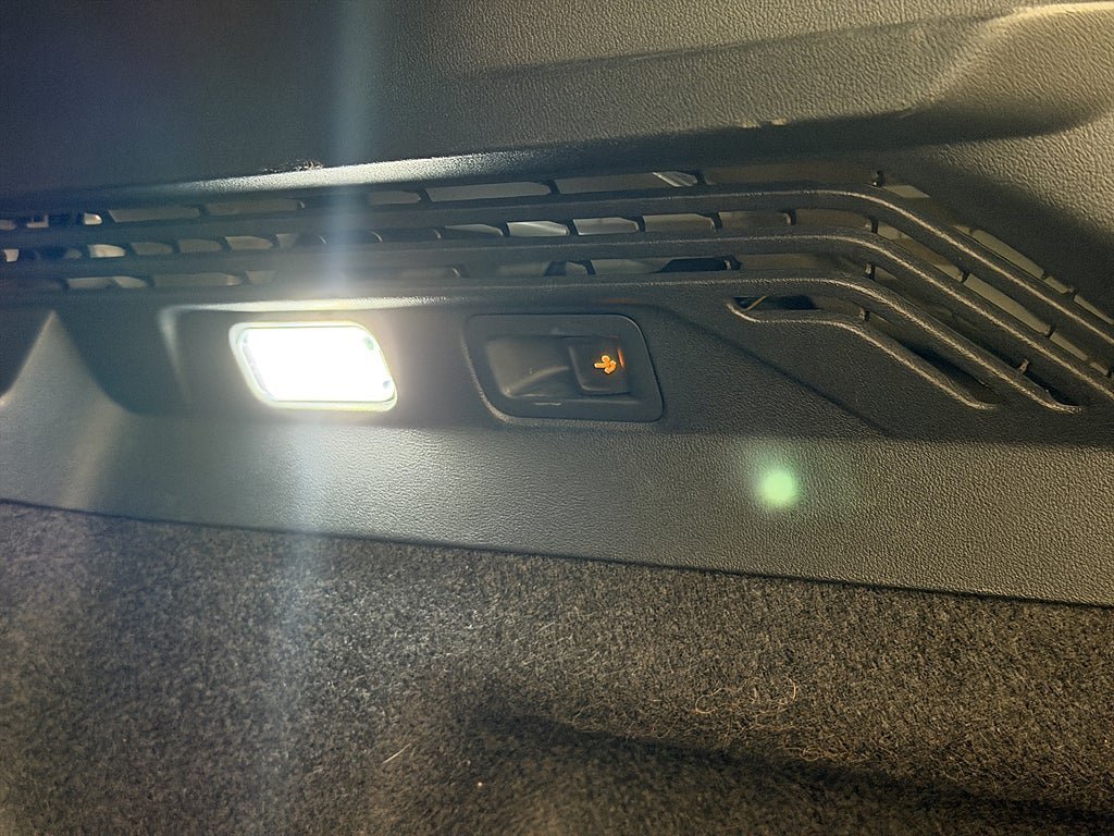 Vehicle Image 25