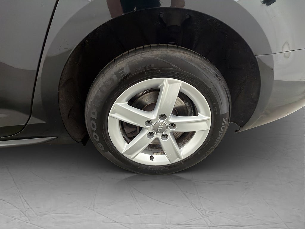 Vehicle Image 11