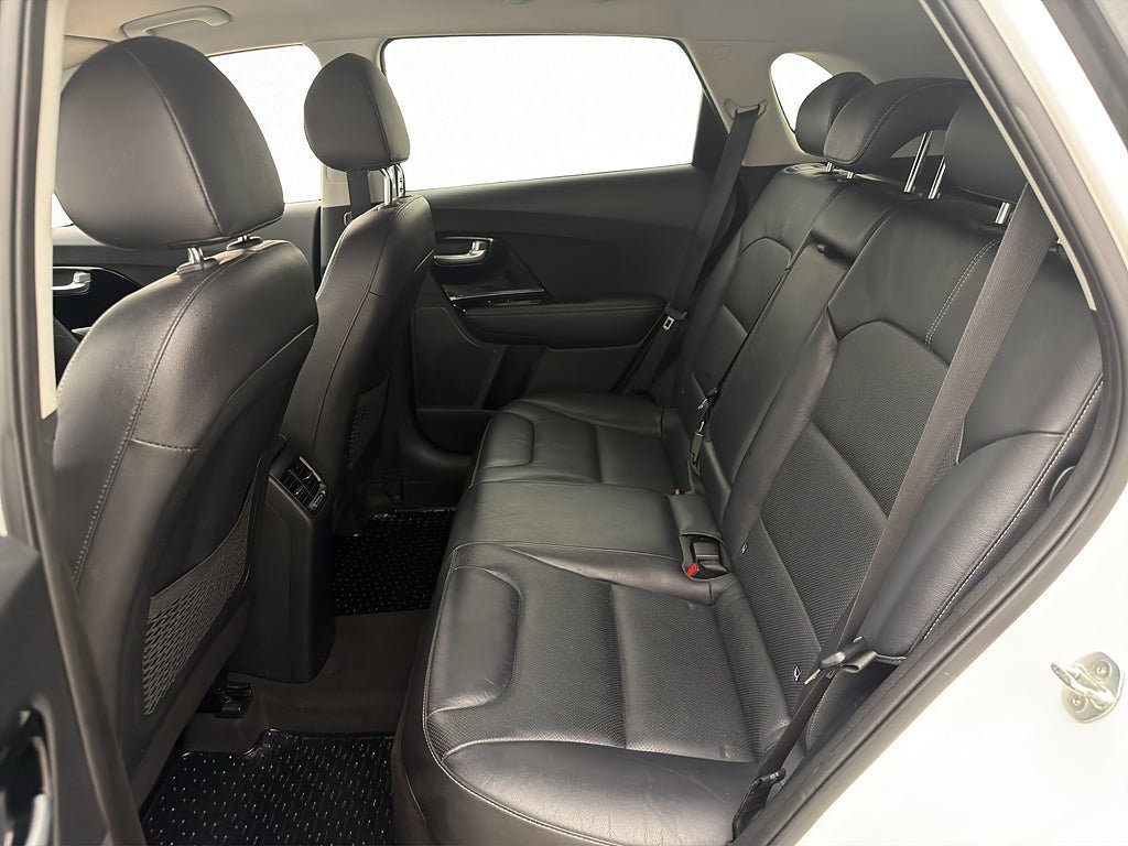 Vehicle Image 17