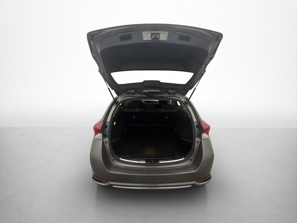 Vehicle Image 16