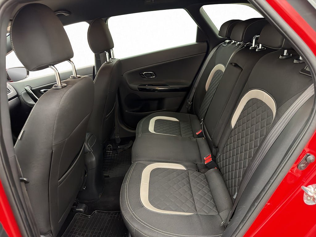 Vehicle Image 17