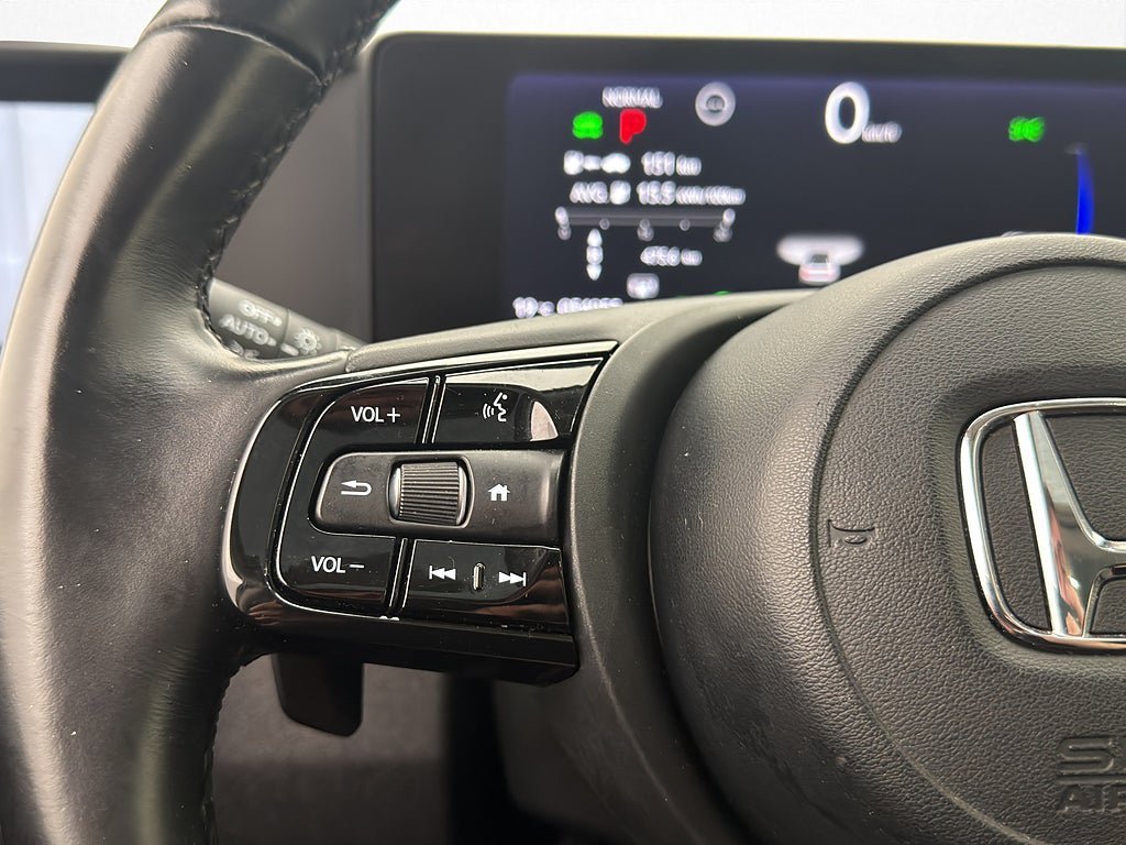 Vehicle Image 23