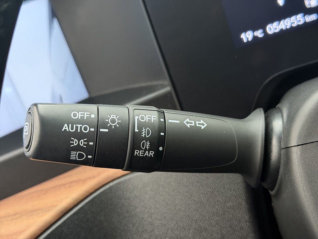 Vehicle Image 25