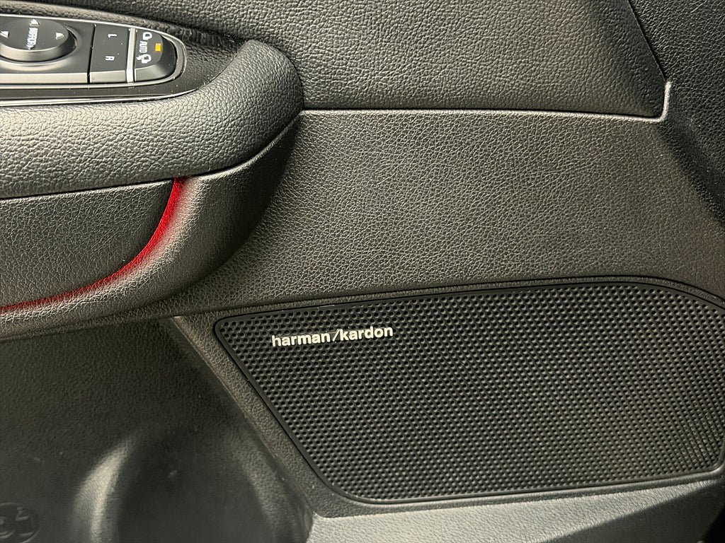Vehicle Image 35