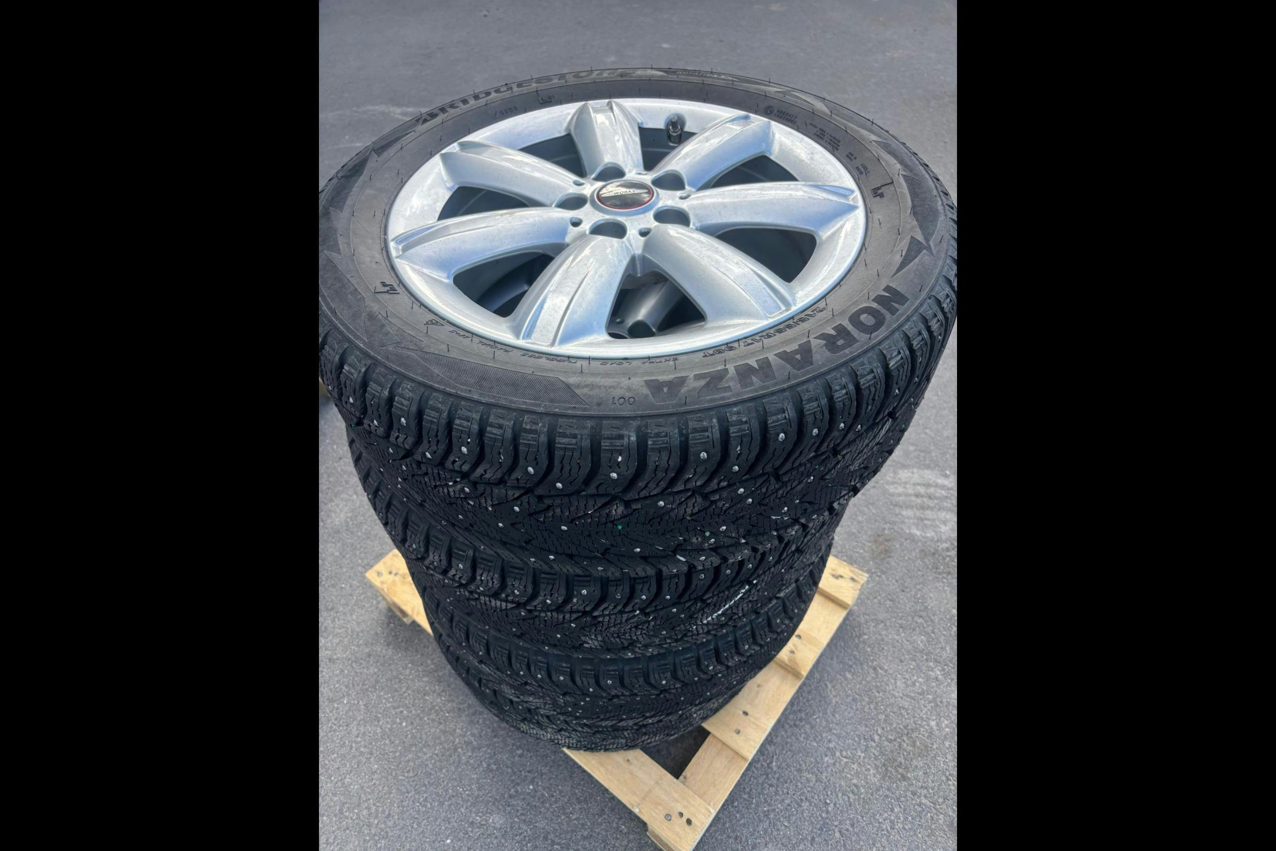 Vehicle Image 17