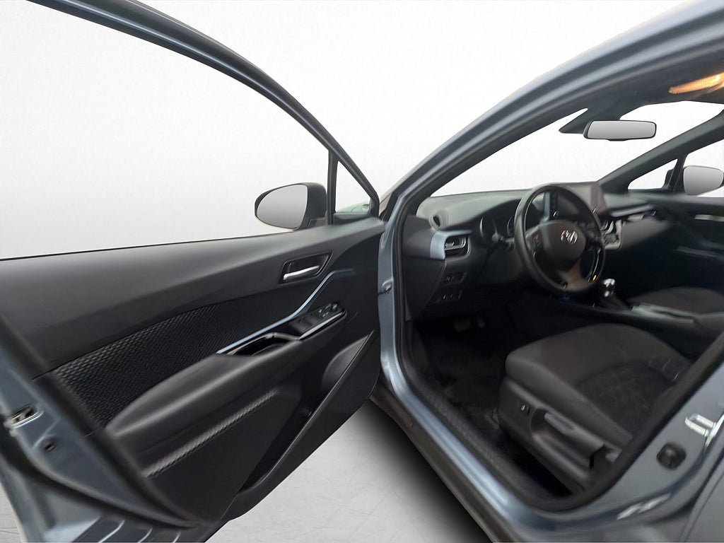 Vehicle Image 9