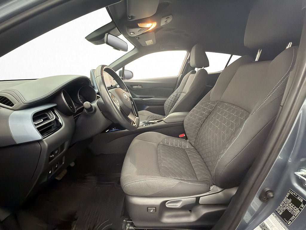 Vehicle Image 10
