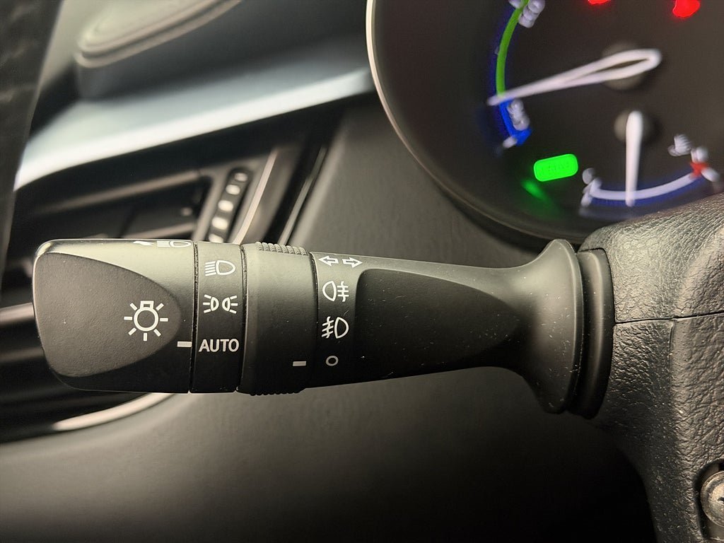 Vehicle Image 32