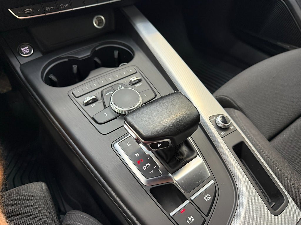 Vehicle Image 15