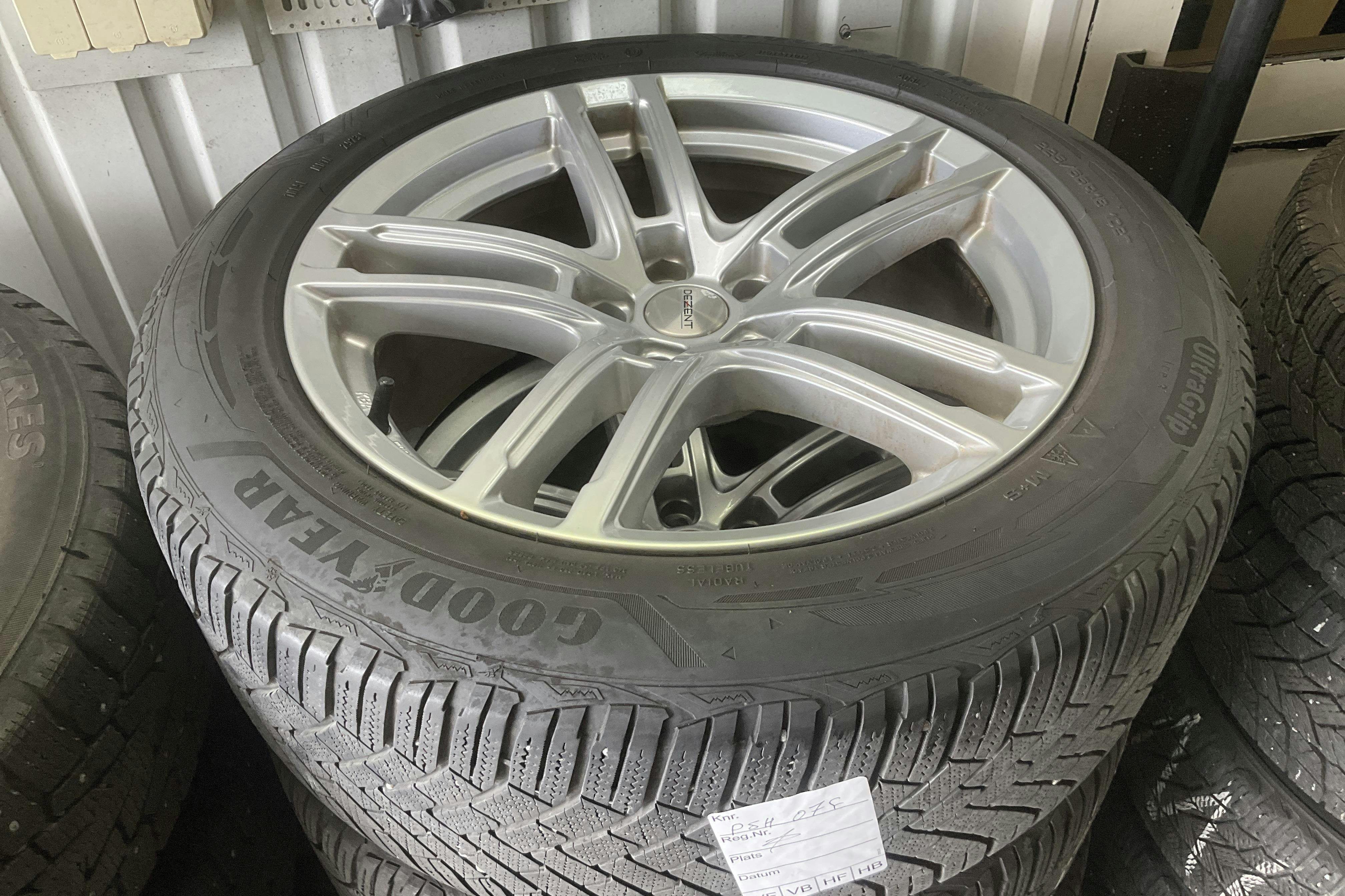 Vehicle Image 15
