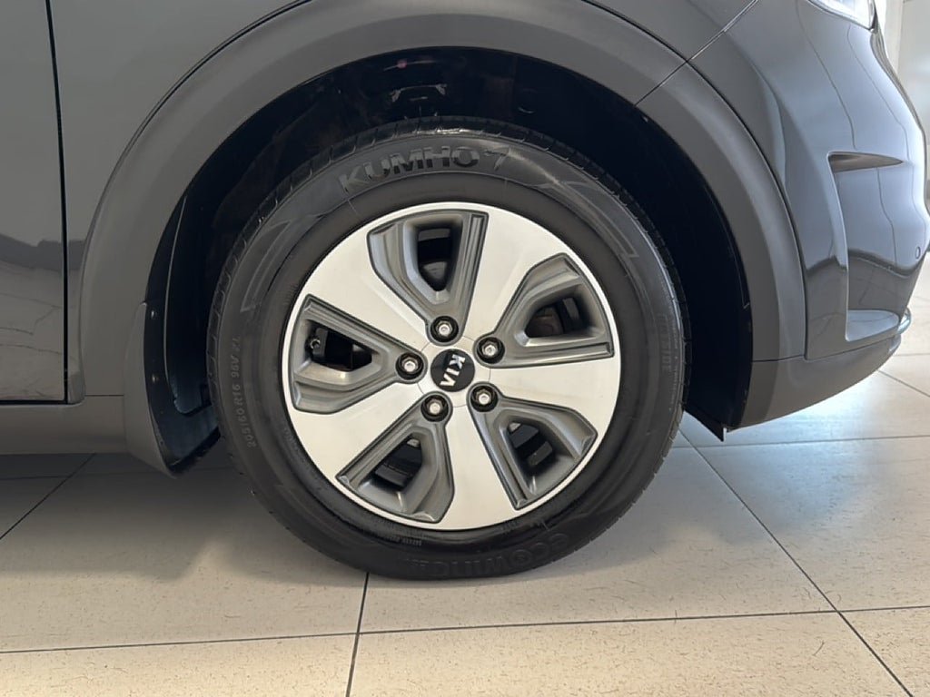 Vehicle Image 17