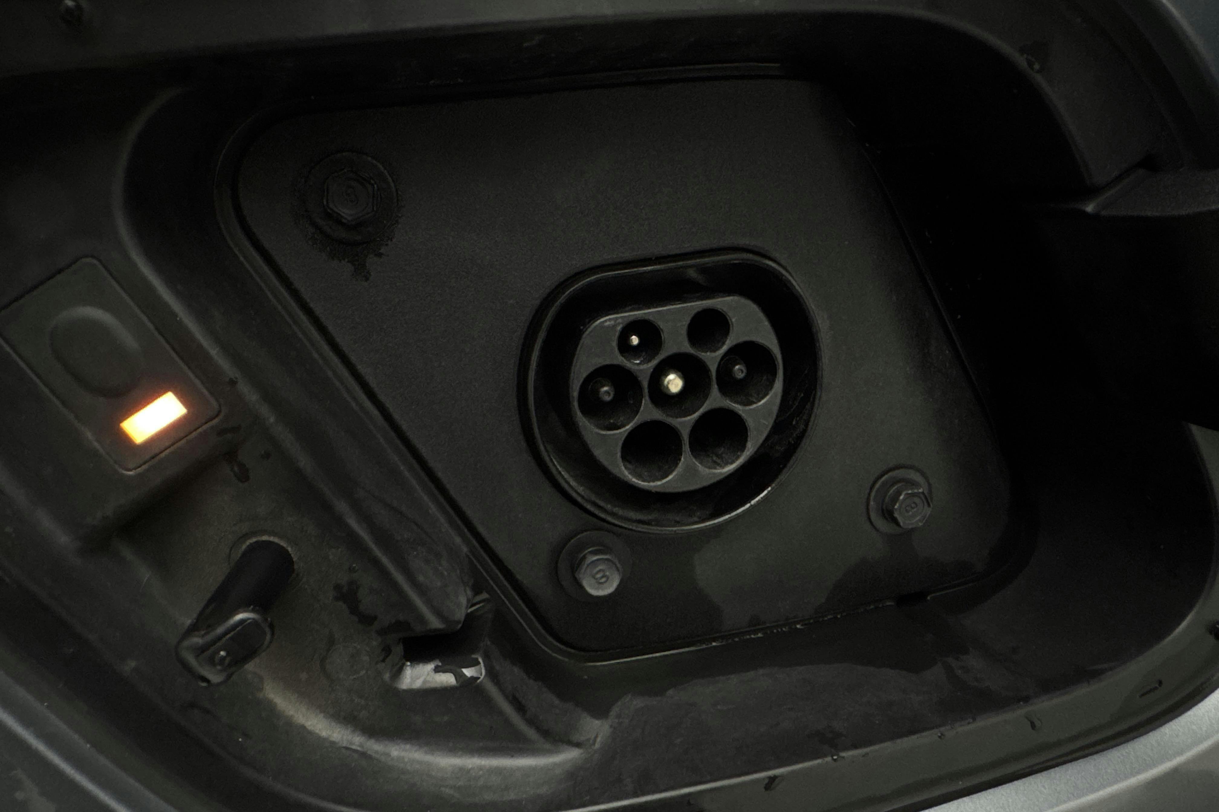 Vehicle Image 21