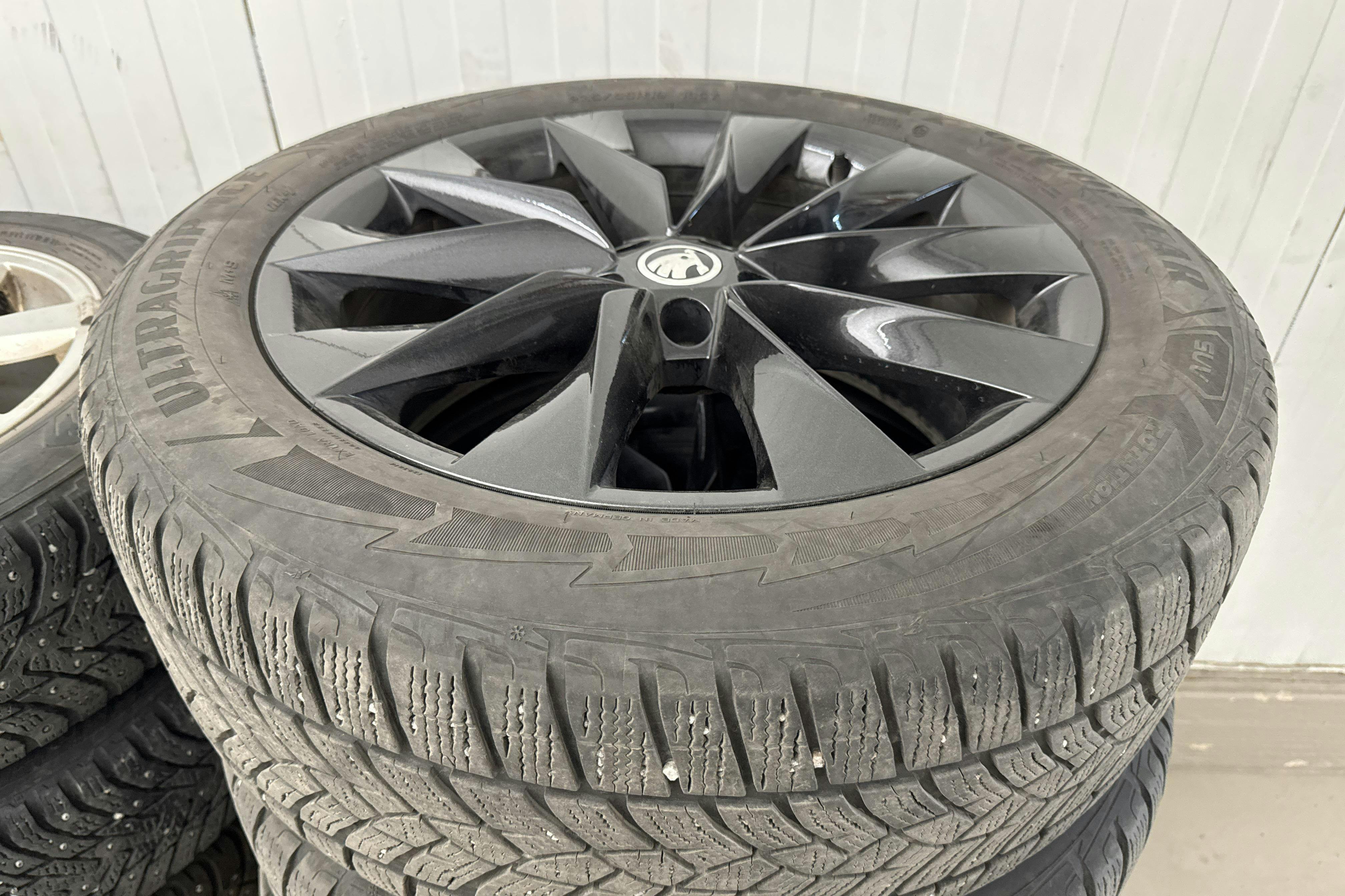 Vehicle Image 23