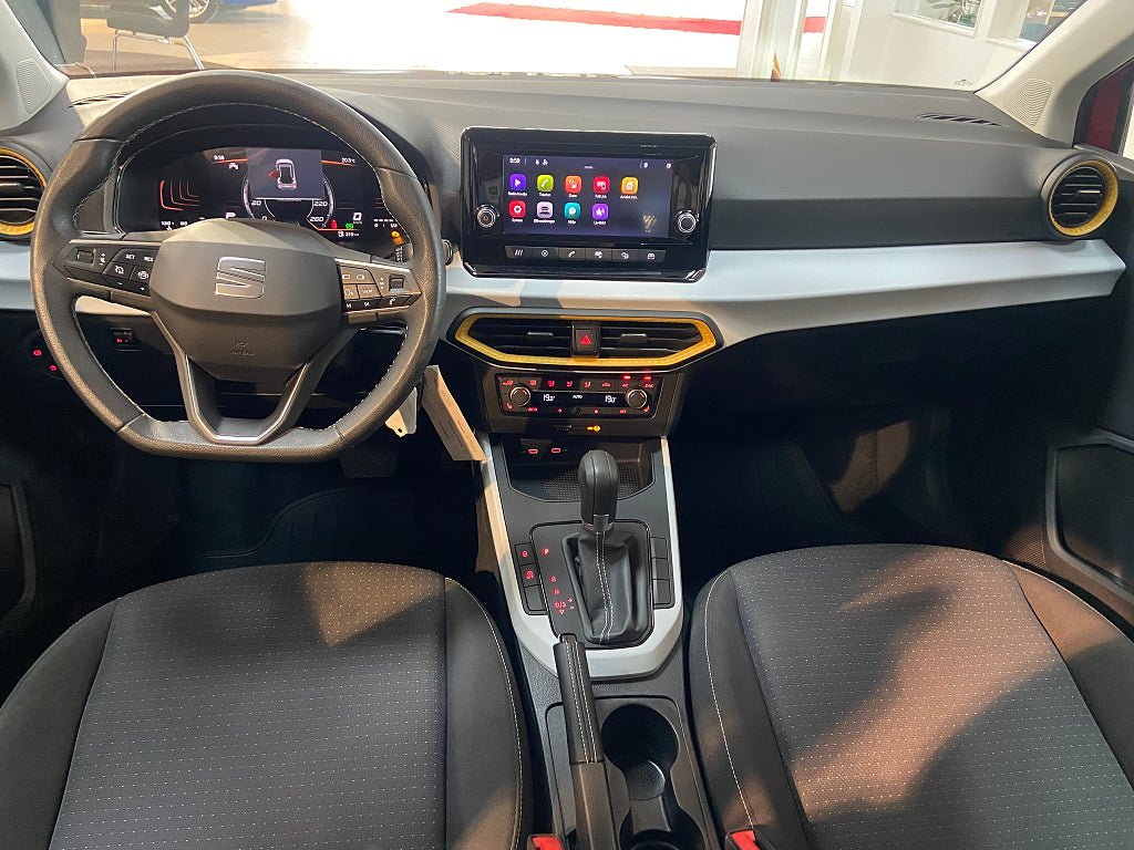 Vehicle Image 8