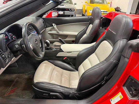 Vehicle Image 23