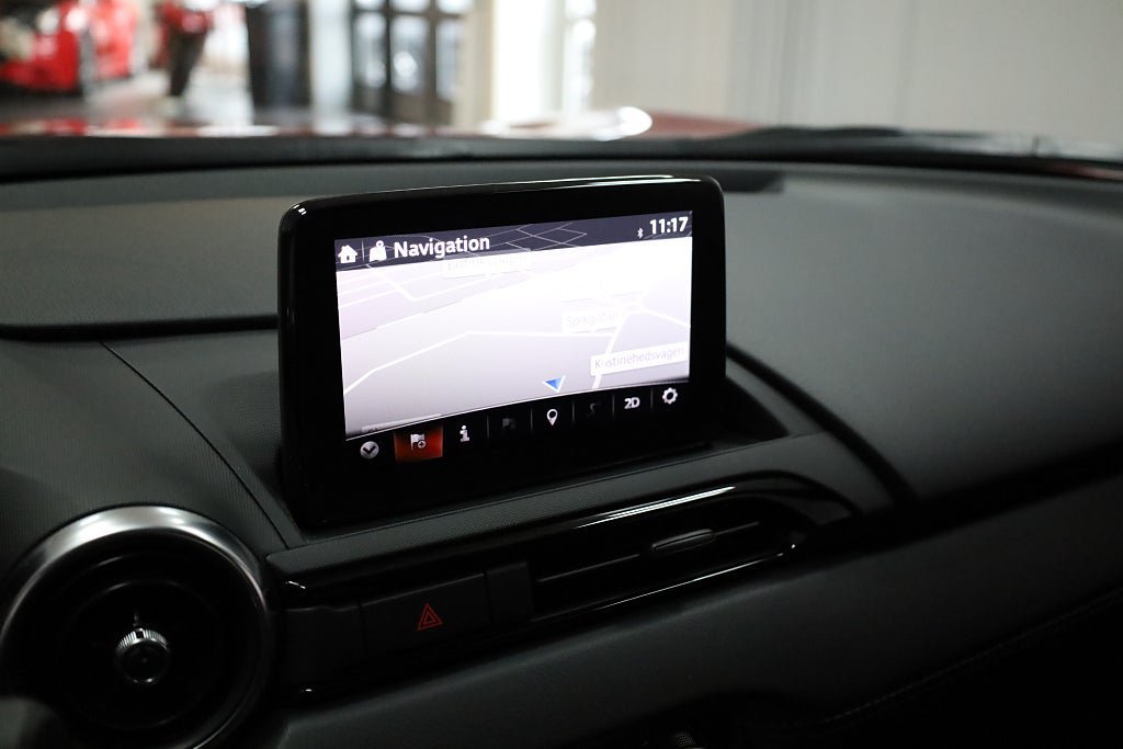 Vehicle Image 25