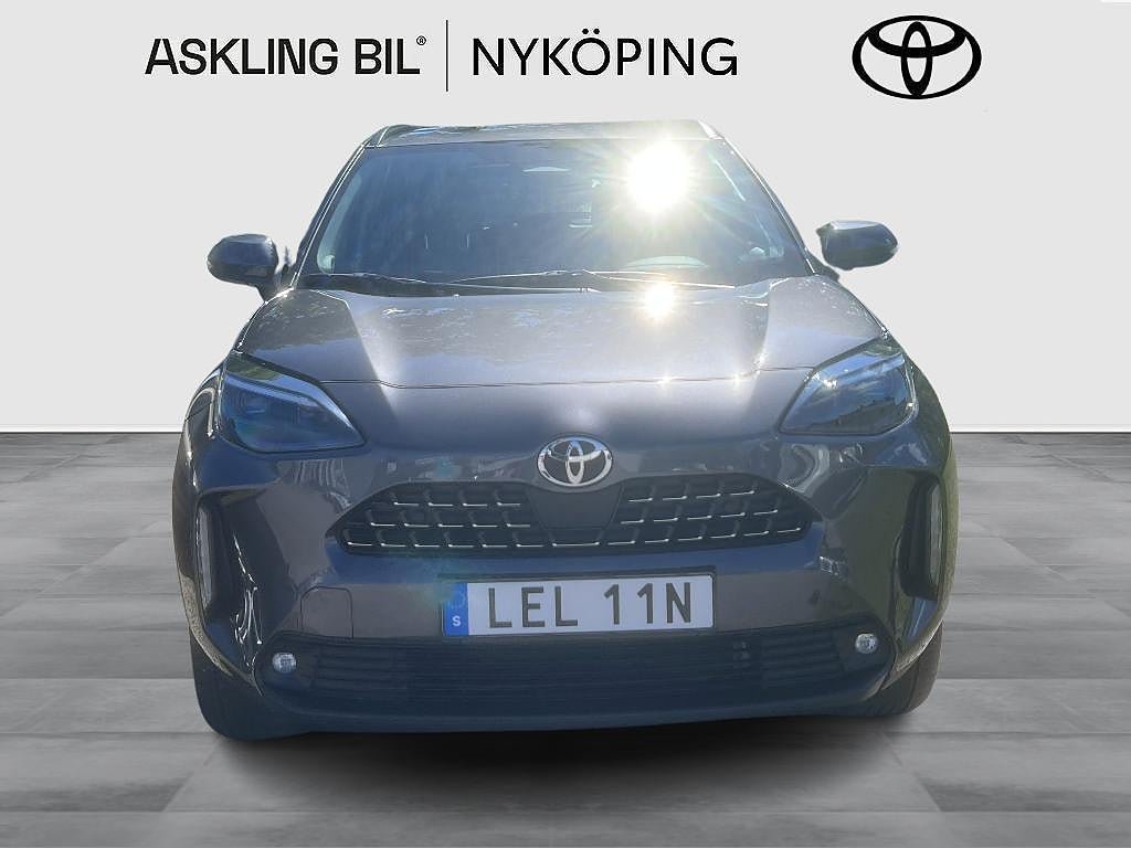 Vehicle Image 6