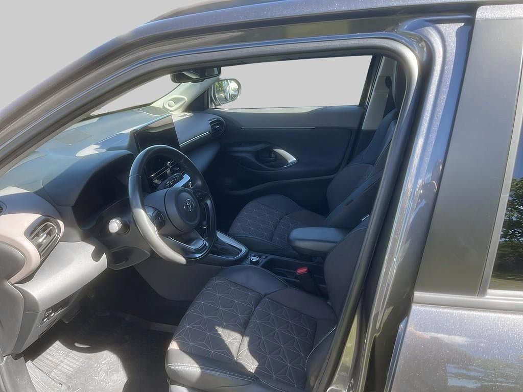 Vehicle Image 7