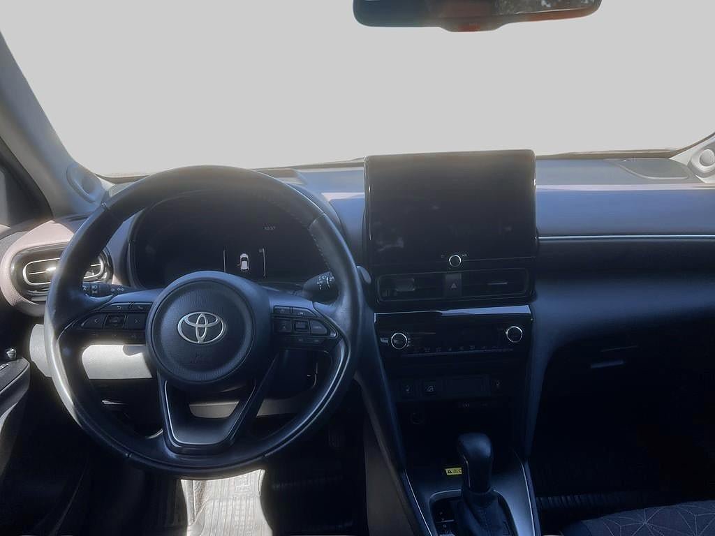 Vehicle Image 9