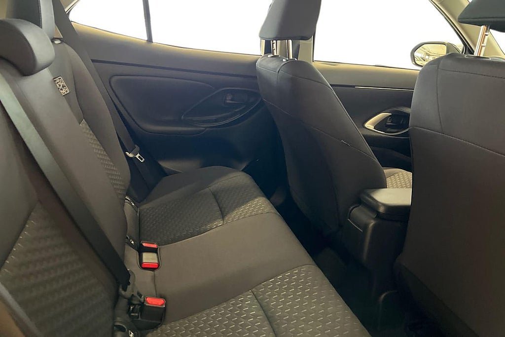 Vehicle Image 7