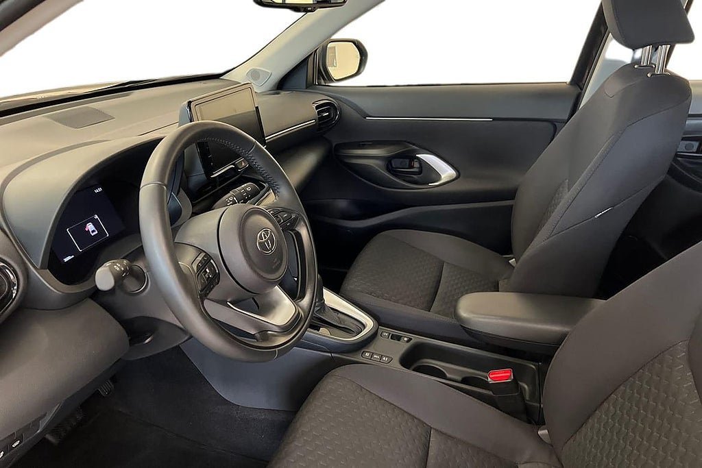 Vehicle Image 12