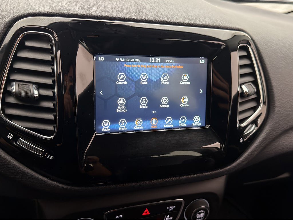 Vehicle Image 16
