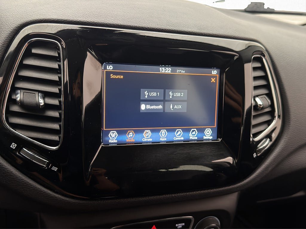 Vehicle Image 19