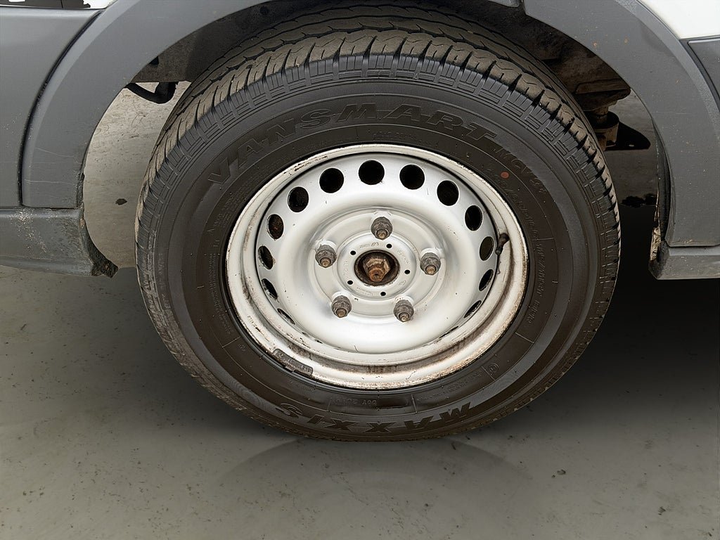Vehicle Image 23