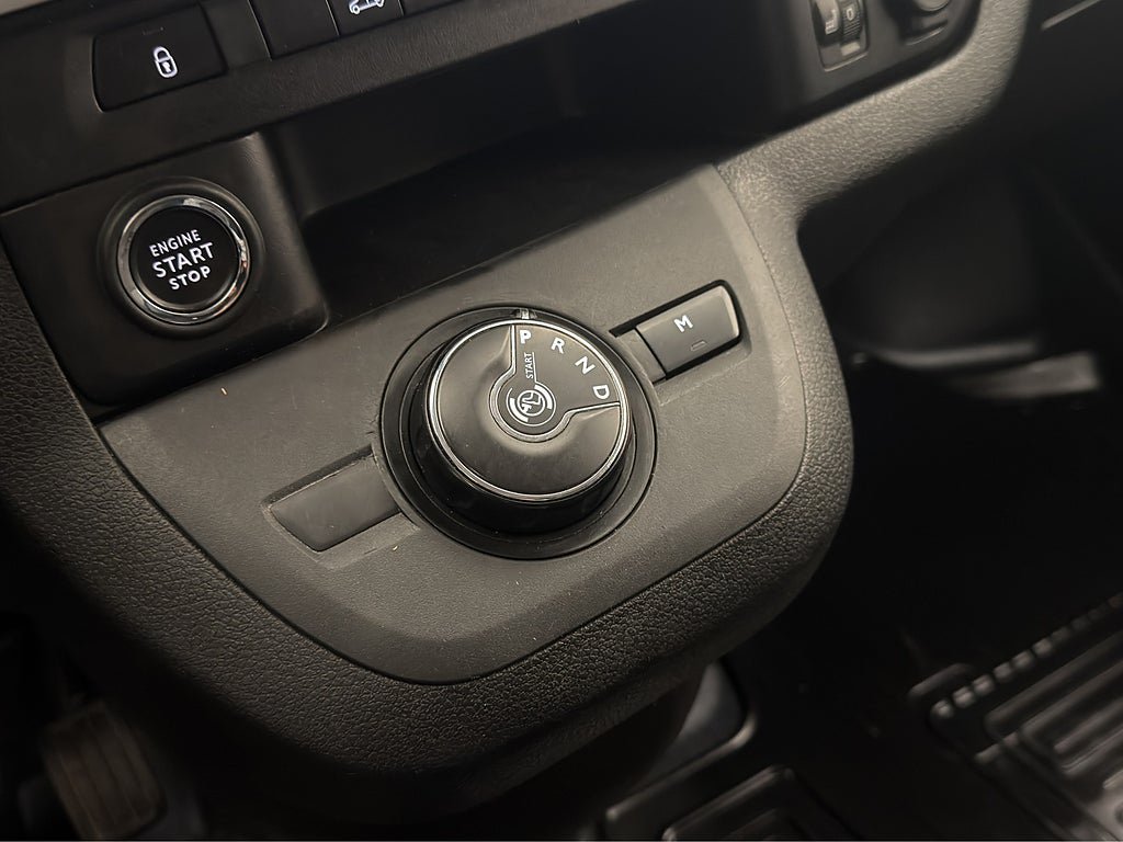 Vehicle Image 28