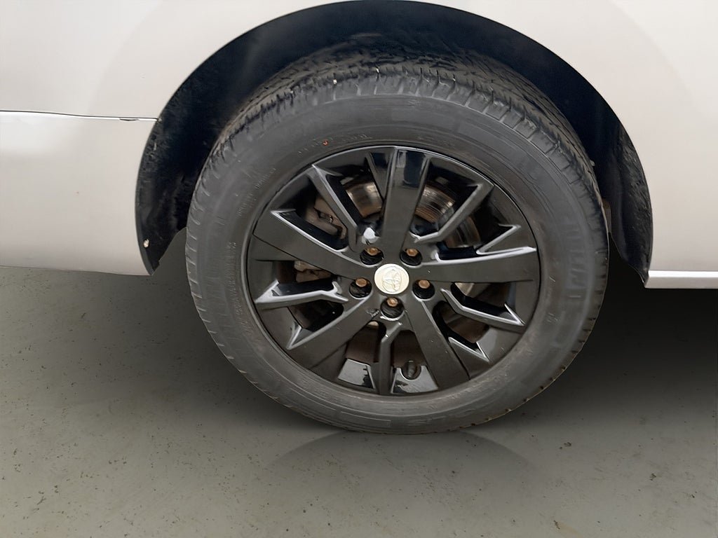 Vehicle Image 33