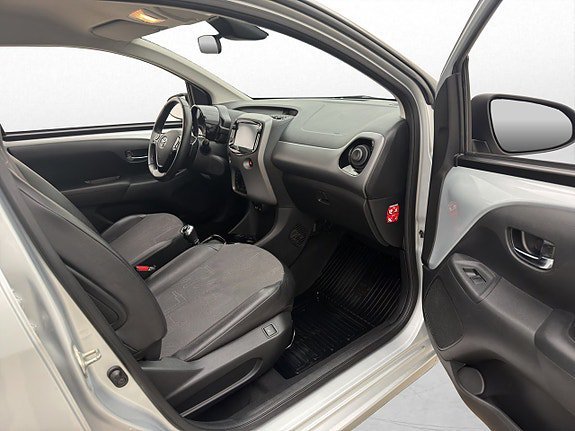 Vehicle Image 18