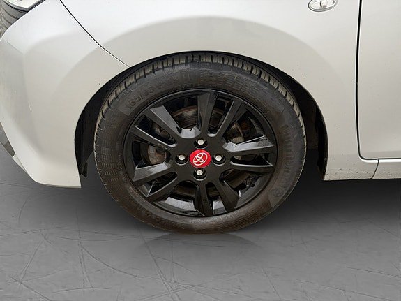 Vehicle Image 23