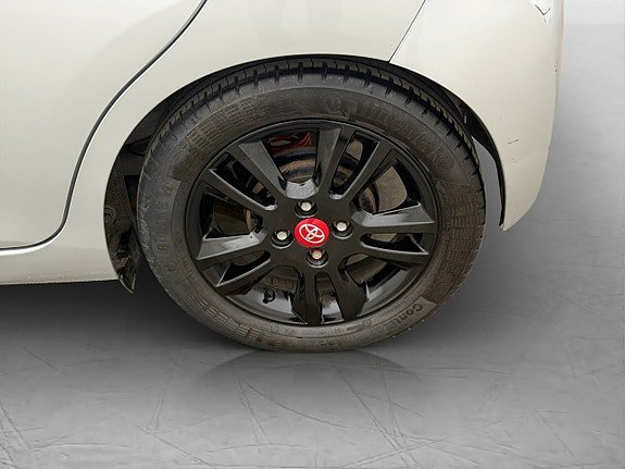 Vehicle Image 24