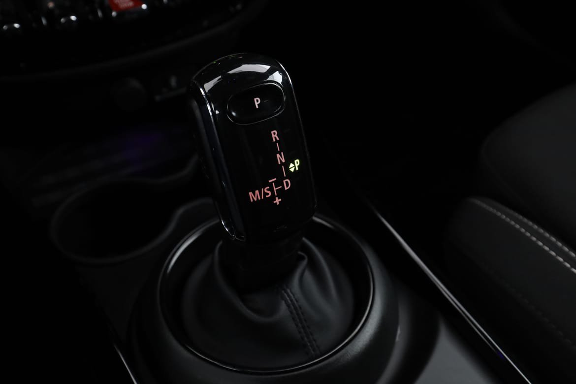 Vehicle Image 25