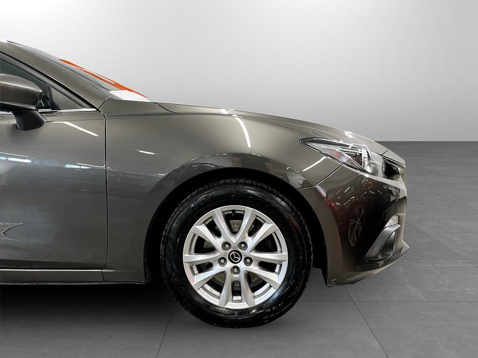 Vehicle Image 14