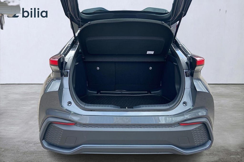Vehicle Image 12